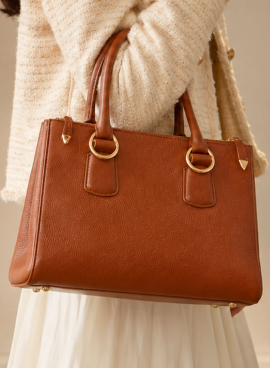 Why Handbag Compartments Matter More Than You Might Think